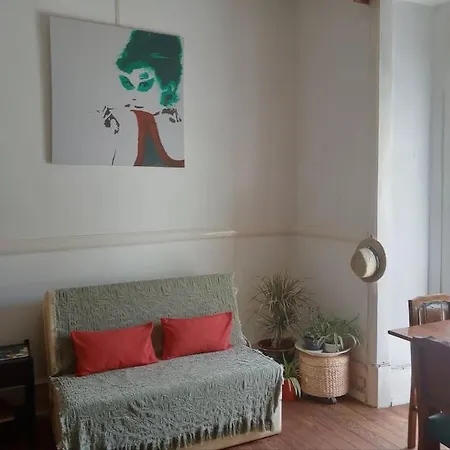 Charm Flat リスボン